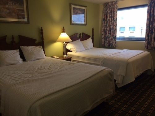 Hospitality Inn Bowmansville Extérieur photo